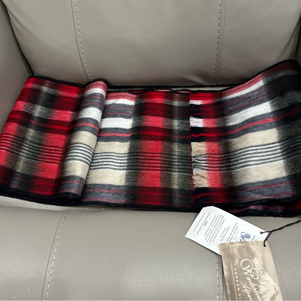 Winterbourne alpaca red plaid scarf. NWT